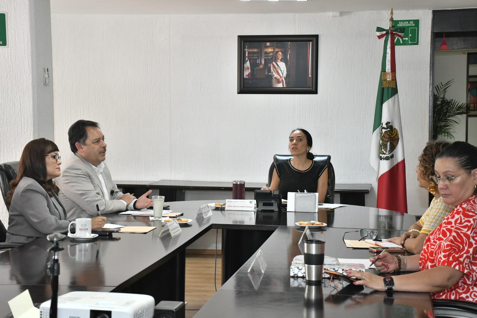 Reunión de trabajo con la Mtra. Dunia Ludlow Deloya, Directora de SUPERISSSTE